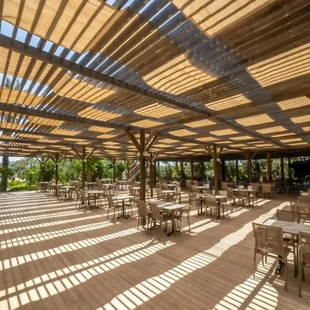 Mc Arancia Marvida Palace מלון דירות אלאניה